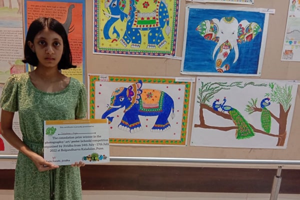 Prisha Kumbhar and Tanushree Dighe were the Consolation prize winners in the Art competition organised by Jividha at Balagandharva Kaladan, Pune.