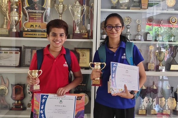 Arnavi Zanwar and Karan Deshpande were the runners up in Vidyanchal Monsoon Drawing competition.