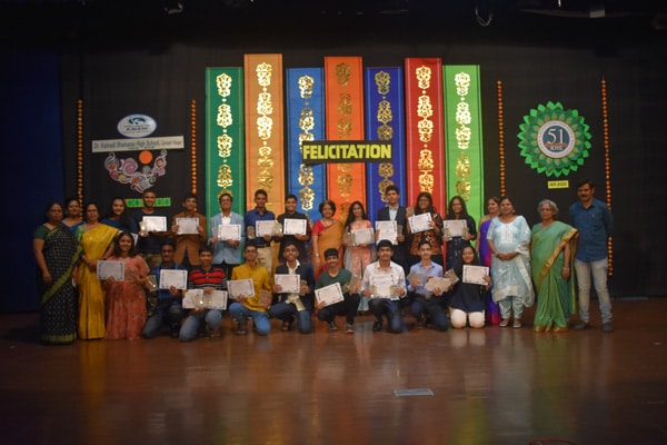 Dr. Kalmadi Shamarao High School, Ganeshnagar, Pune recently, held its annual felicitation ceremony class 10 for academic excellence in the school auditorium on 13th August 2022.