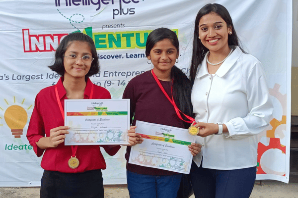 Gauri Tathe bagged the first prize in ICT Innovation in senior category.