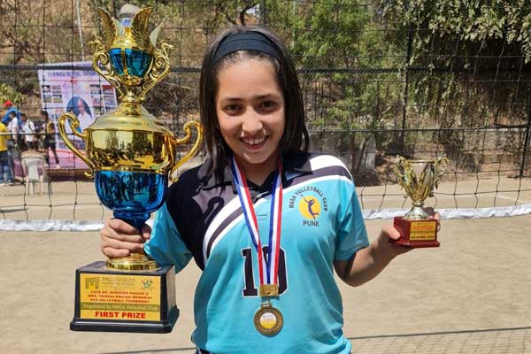 Saajiree secured a Gold Medal along with the “Best Upcoming Player” trophy in the Pune District Level School Volleyball Championship.