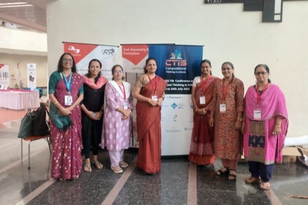 Teachers showcased innovative CT applications in education at CTiS 2025 conference.