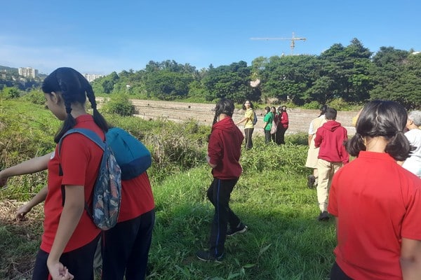 Grade 8 students at Jeevit Nadi river stretch, Dattawadi