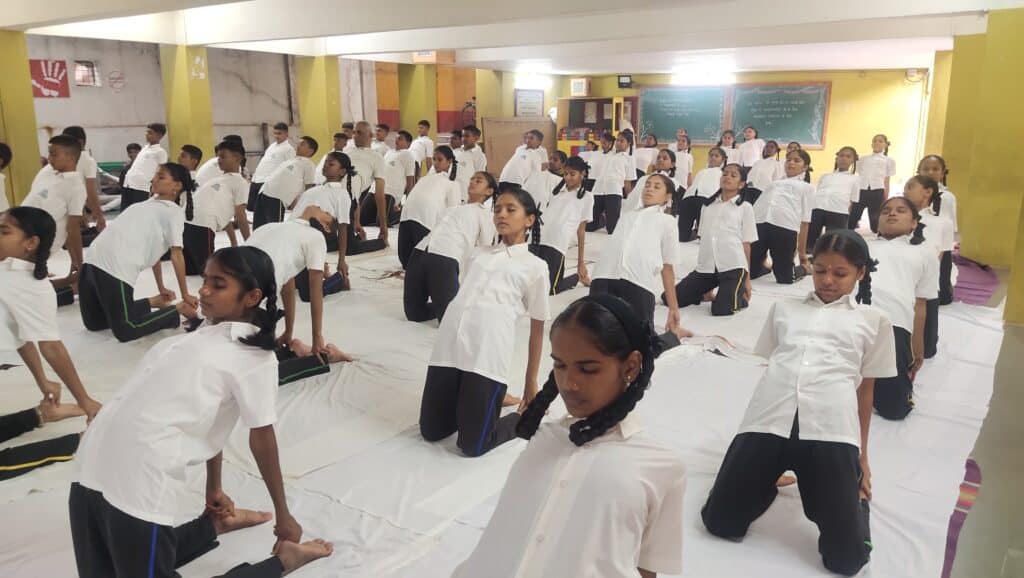 Yoga (2)