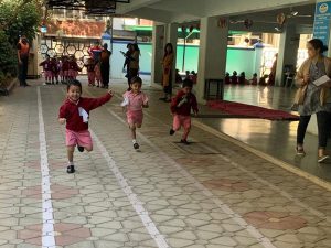 The indoor running competition was organized on the school premise.