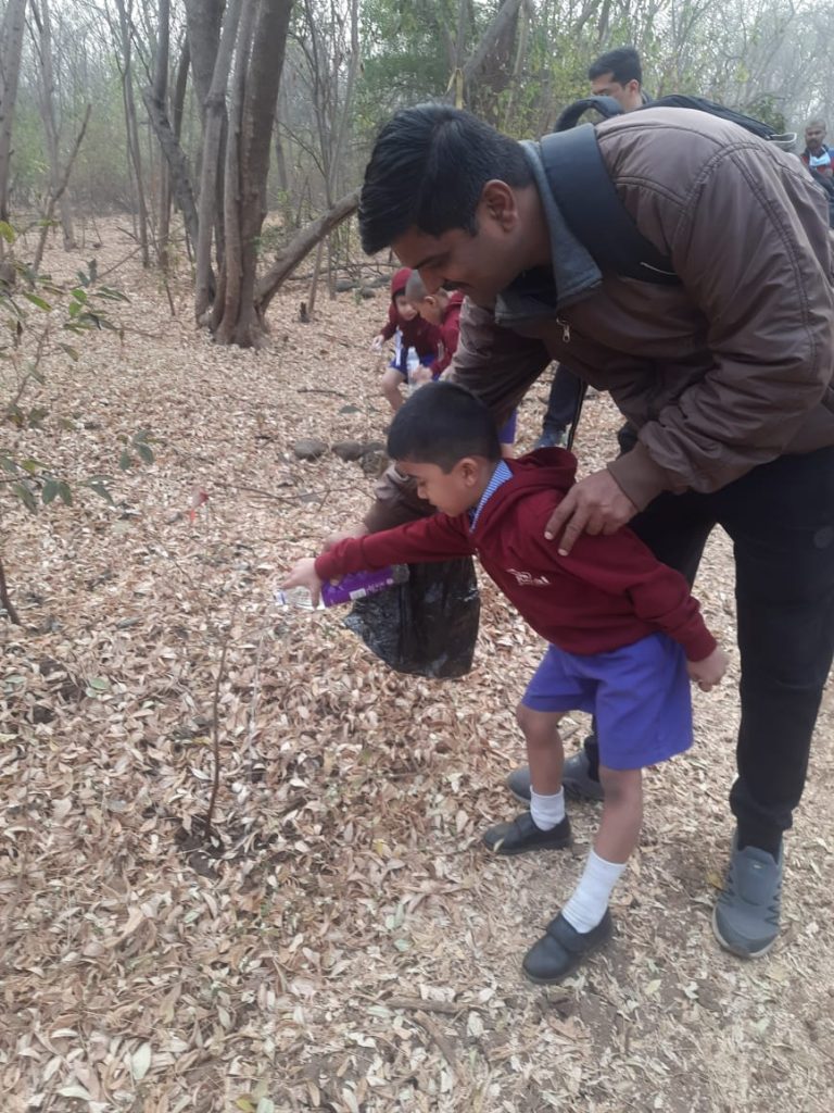 Sr.KG. father child trek (4)