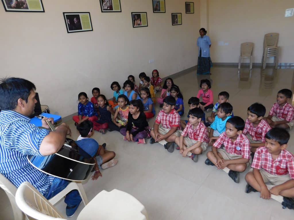 extra-curricular-06b